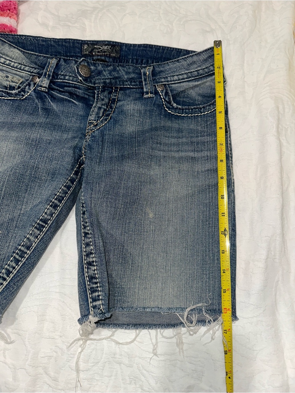 Silver Jeans Women's Faded Blue Denim Bermuda Shorts with Frayed Hem - Picture 4 of 11